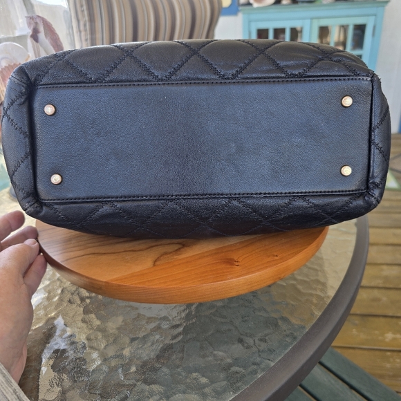 Tory Burch Black Willa Quilted Leather Tote/Shoulder Bag w/ Black L.& Gold Chain - Picture 12 of 13